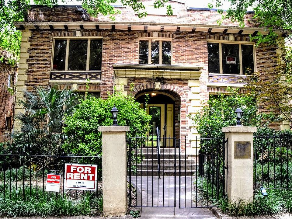 Live literally across the street from Piedmont Park in the heart of Midtown!