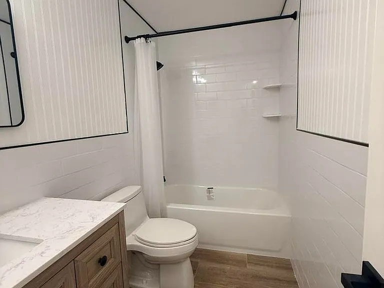 550 SW Natura Ave #550 — Photo 5