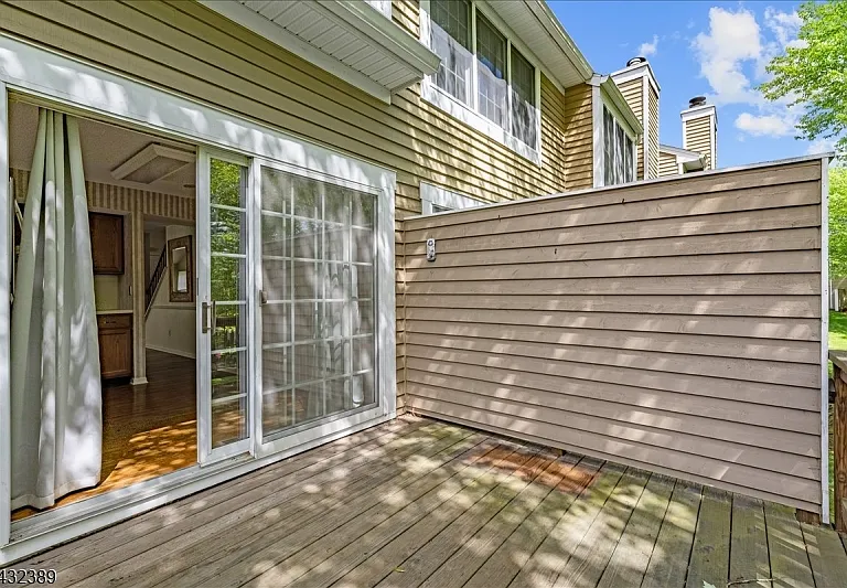 10 Exeter Rd — Photo 11