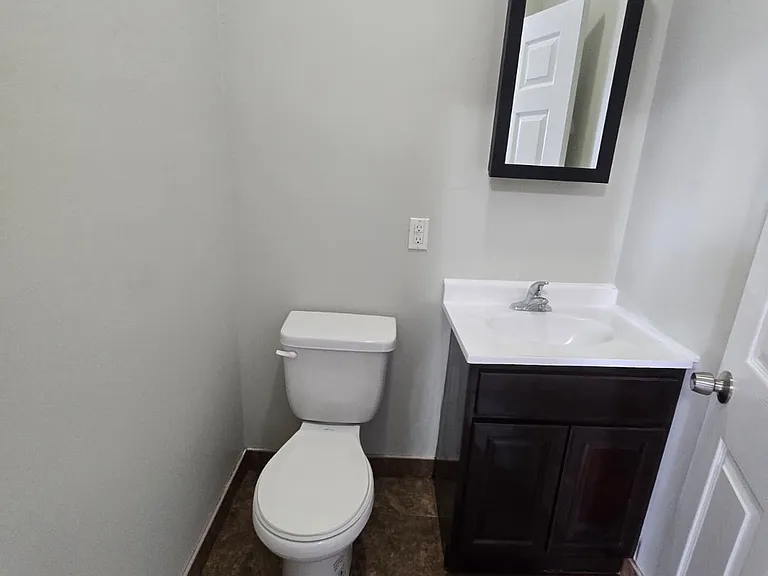 493-495 Irvine Turner Blvd #4A — Photo 4