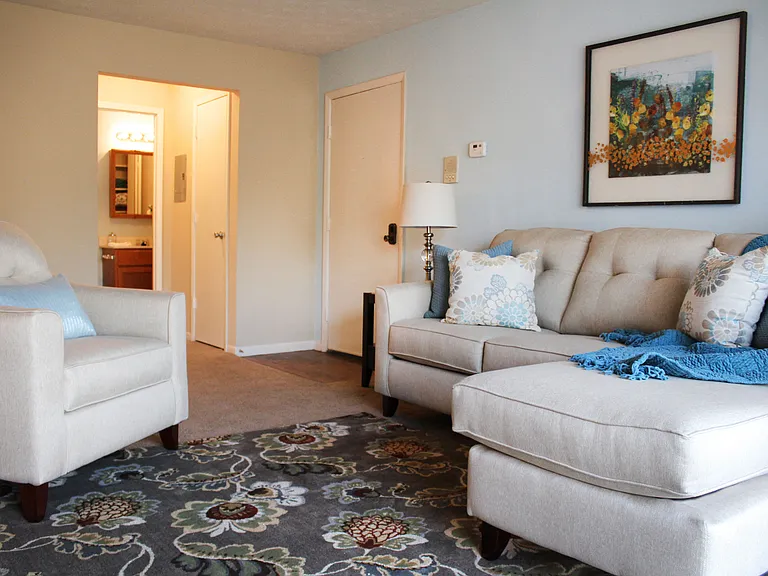 Hunter's Creek Apartments — Photo 26