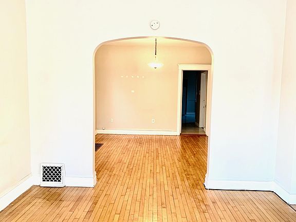 3rd image of 2312 W Iowa St #1