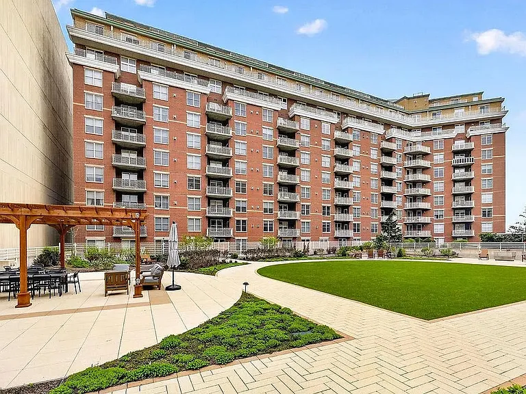 360 W Washington Ave #1001 — Photo 18