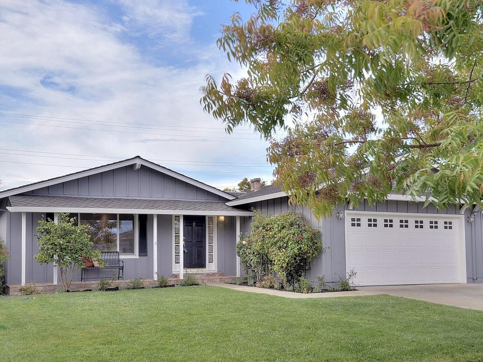 1st image of 903 Daffodil Way