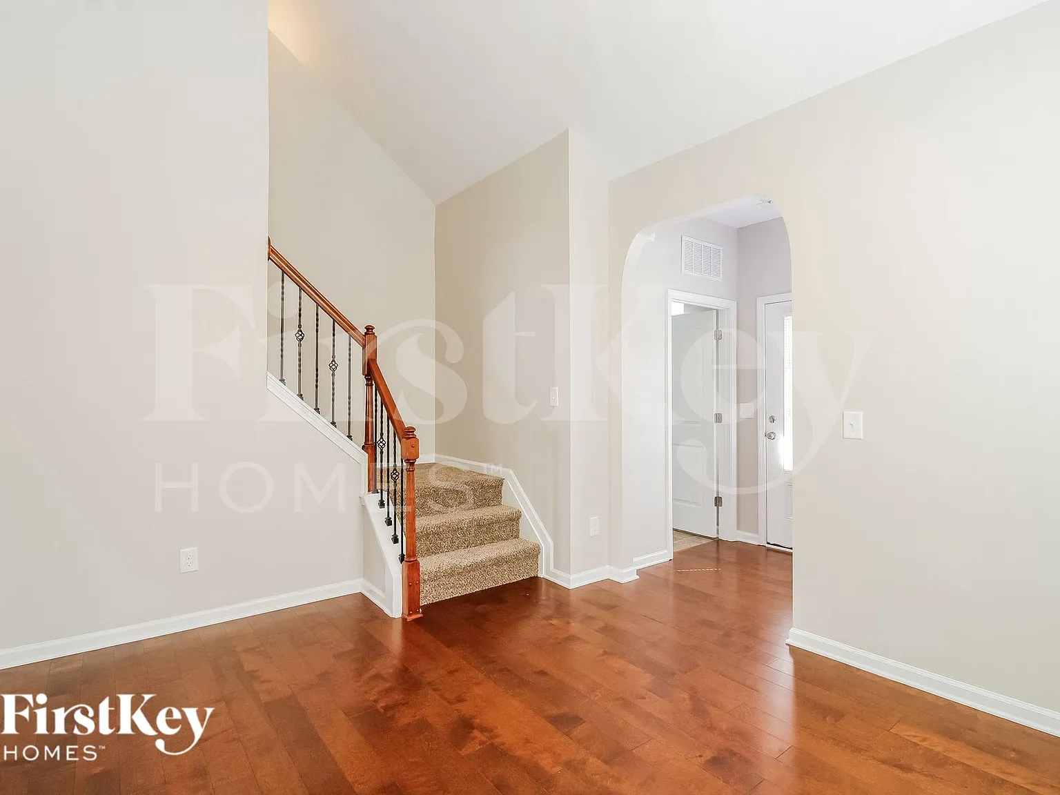 3 bed, 3.0 bath, 1802 sqft, $2,220 — Photo 3