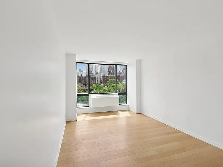 75 W End Ave #P2K — Photo 2
