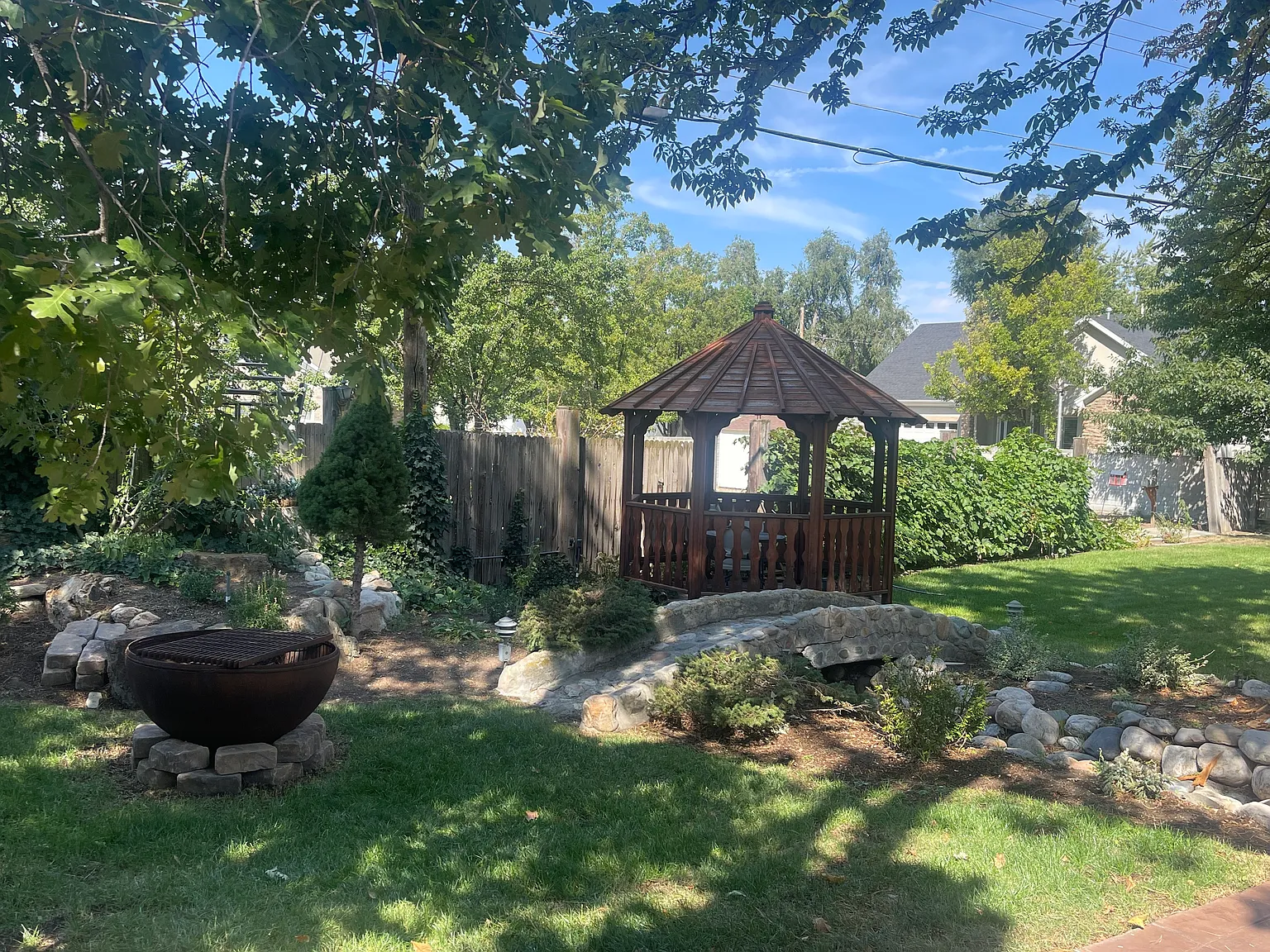 2 bed, 1092 sqft, $2,100 — Photo 2