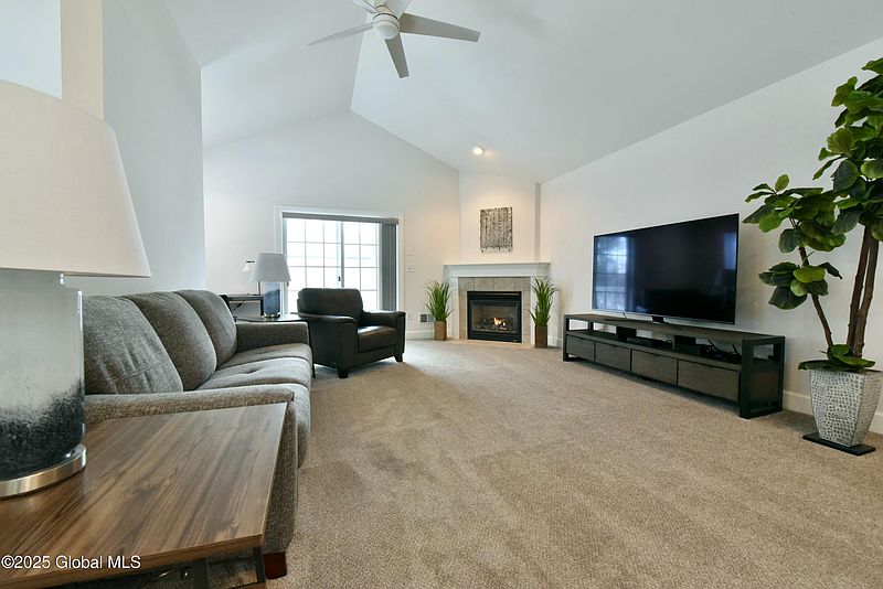 5th image of 324 Ballston Avenue # A5