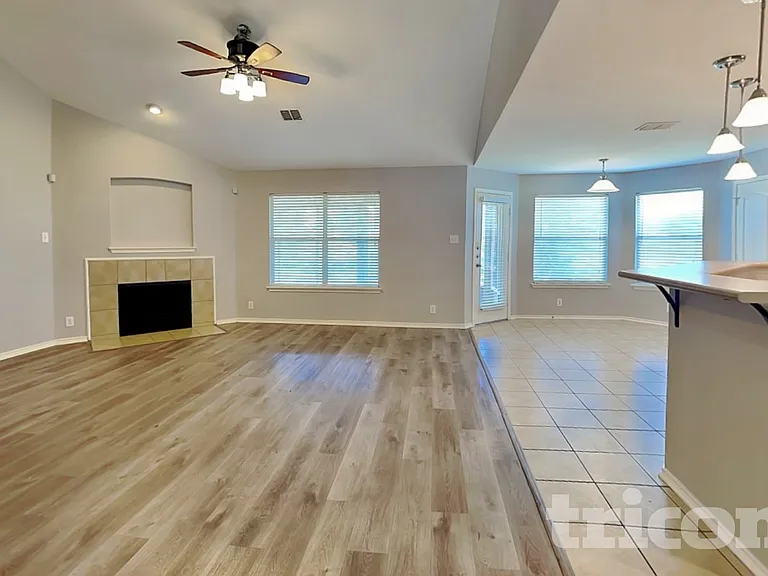9622 Discovery Dr — Photo 2