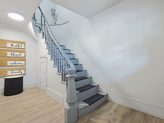 4th image of 7 Pemberton St