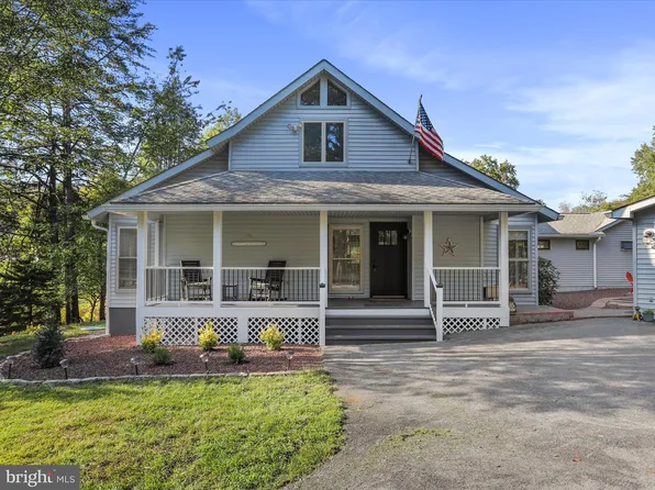 1446 Winter Camp Trl, Hedgesville, WV 25427