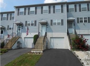 30 Woodfield Dr, Claymont, DE 19703