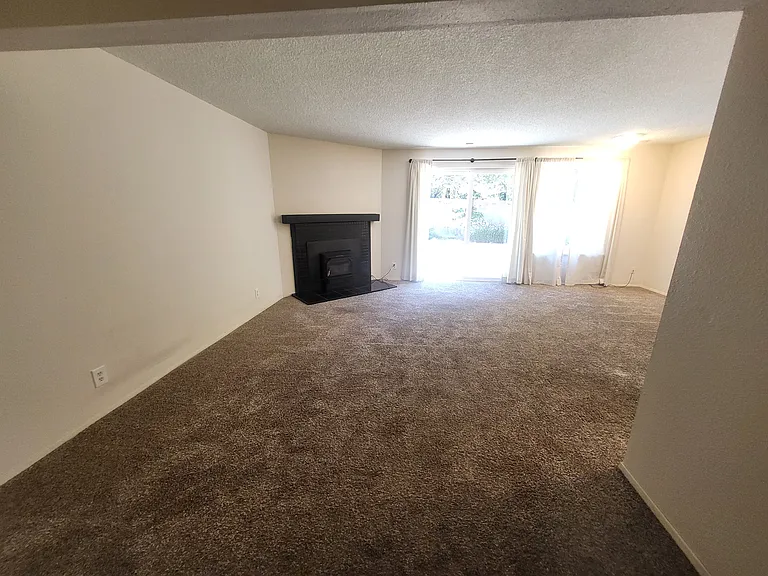 928 Blue Heron Ave NE — Photo 12