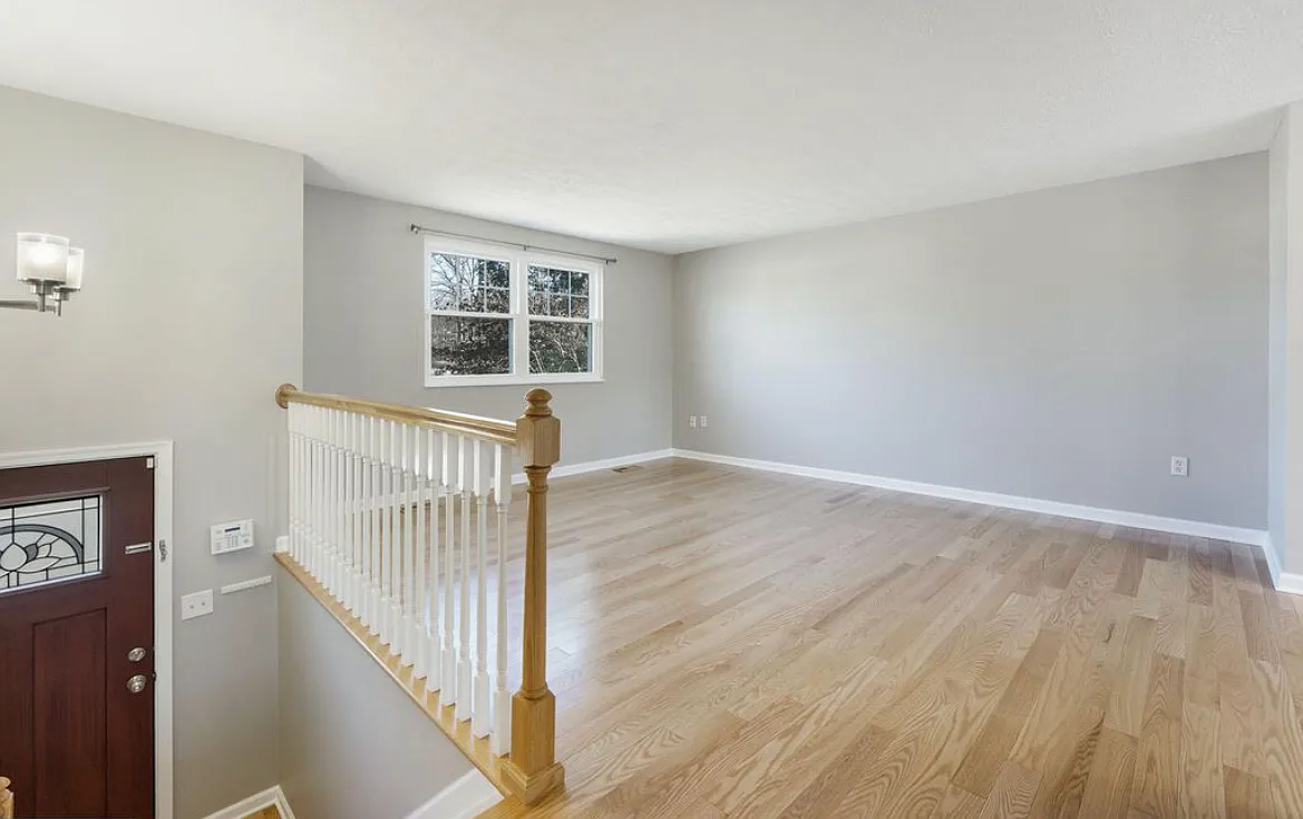 16012 Normandy Ct — Photo 3