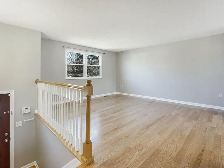 16012 Normandy Ct — Photo 3