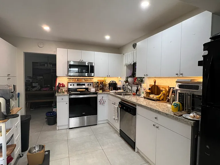 9340 SW 15th St — Photo 16