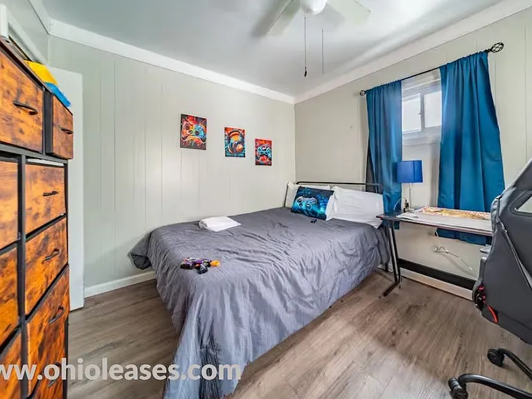 3777 Irving Park Ave — Photo 18