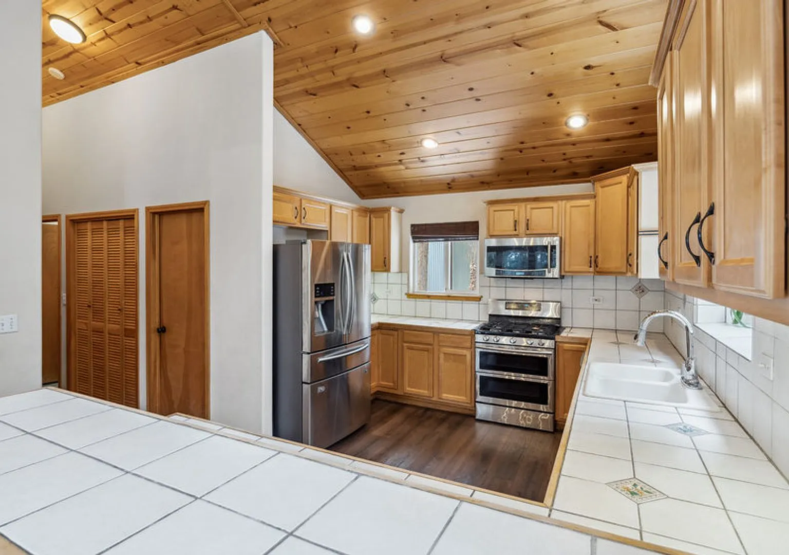Spacious Prosser Lakeview Estates Long Term Rental — Photo 4