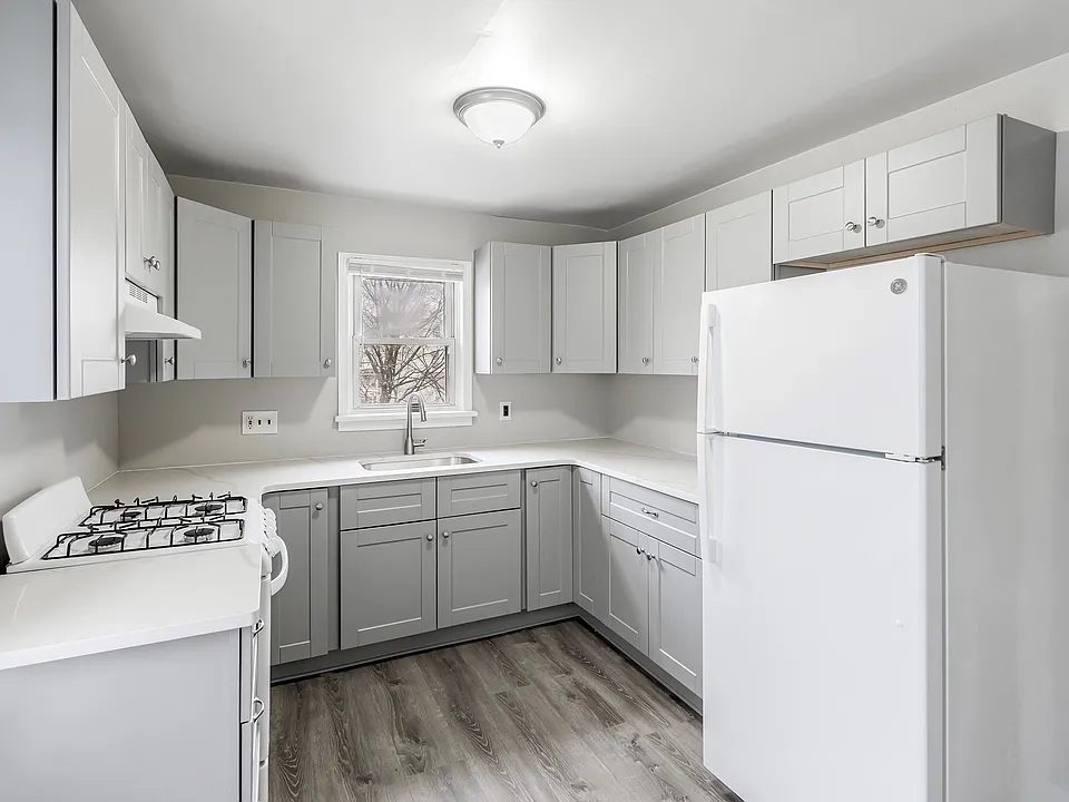 243 Conover St #2