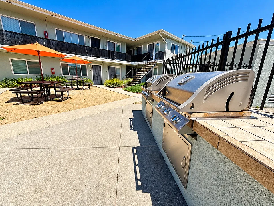 Evart Apartments