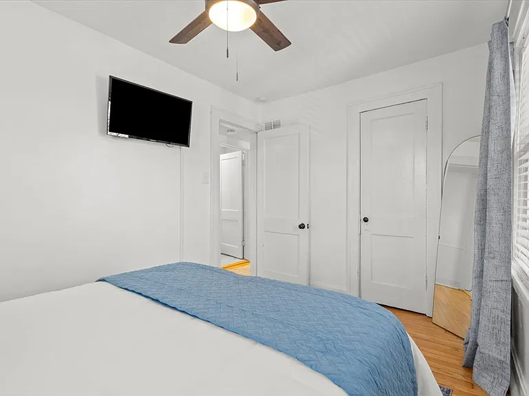 1109 W 41st St #2-E — Photo 11