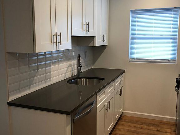 4th image of 560 Lakeville Rd APT 2B