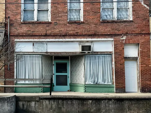 19 E Main St, Richwood, WV 26261