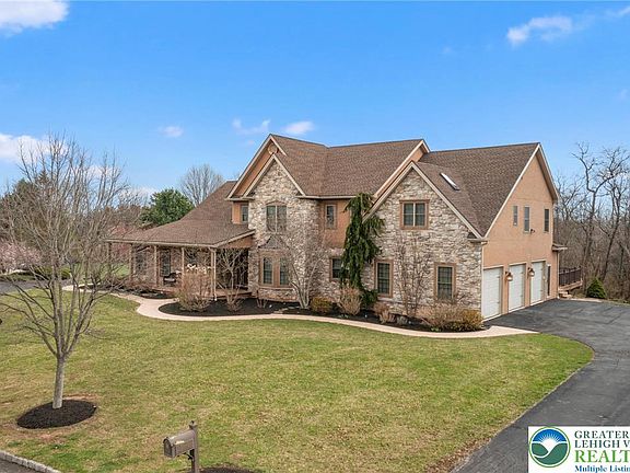 2nd image of 5590 Tuscany Ct