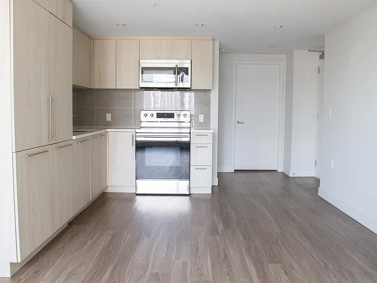 1668 Davie St #F1 — Photo 5