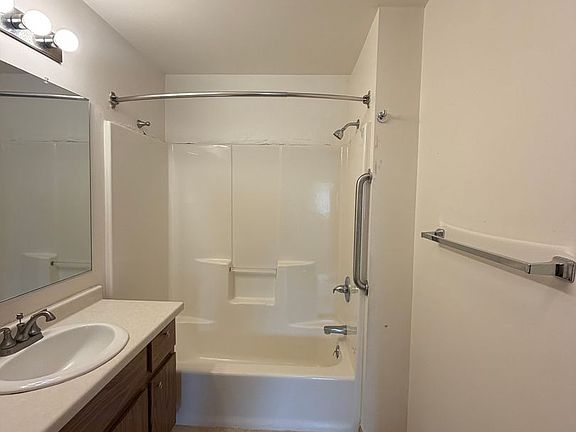 5th image of 110 W 11th St #3
