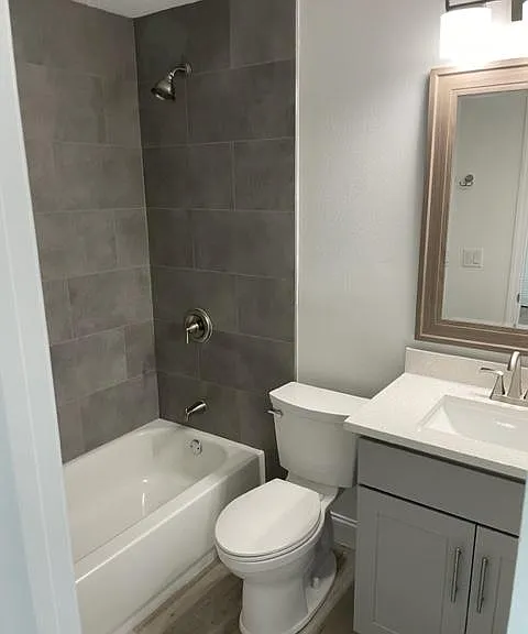 4071 Edgewater Dr #4 — Photo 8