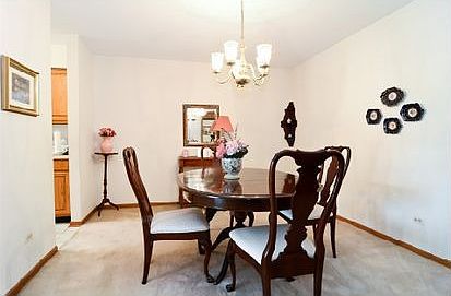 5th image of 152 E Park Ave APT 306