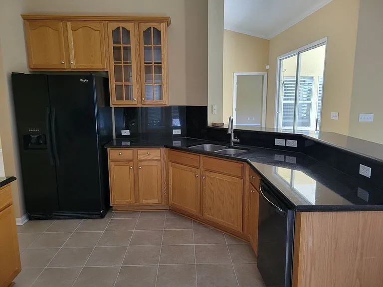 7621 Crosstree Ln — Photo 9