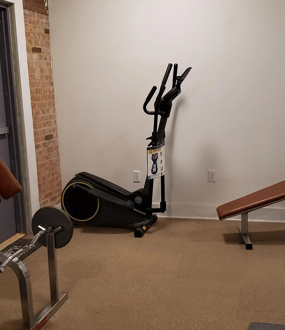 Studio, 252 sqft, $800 — Photo 4