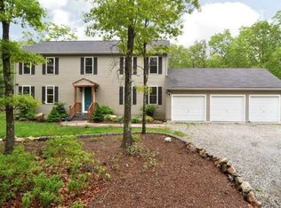 2 Rainone Ct, Coventry, RI 02816