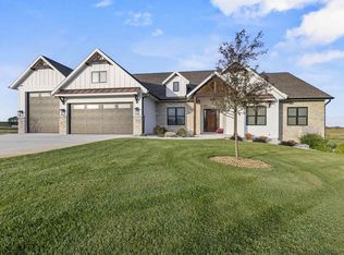 2994 Curtis Ct, Sun Prairie, WI 53590