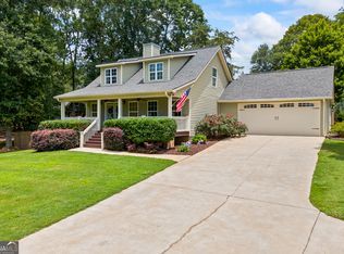68 Capri Dr, Hartwell, GA 30643