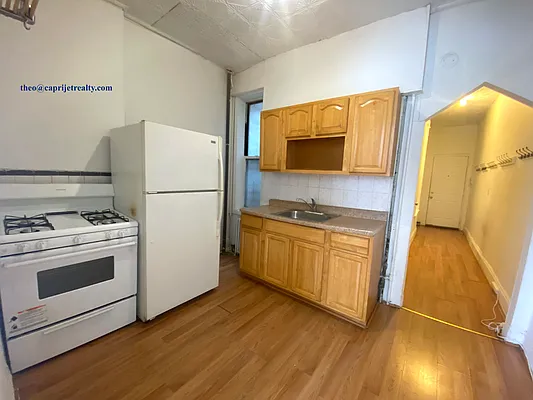 Rented by Capri Jet Realty Corp | media 6