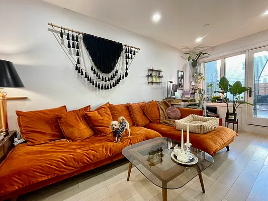 Rented by Oxford Property Group | media 13