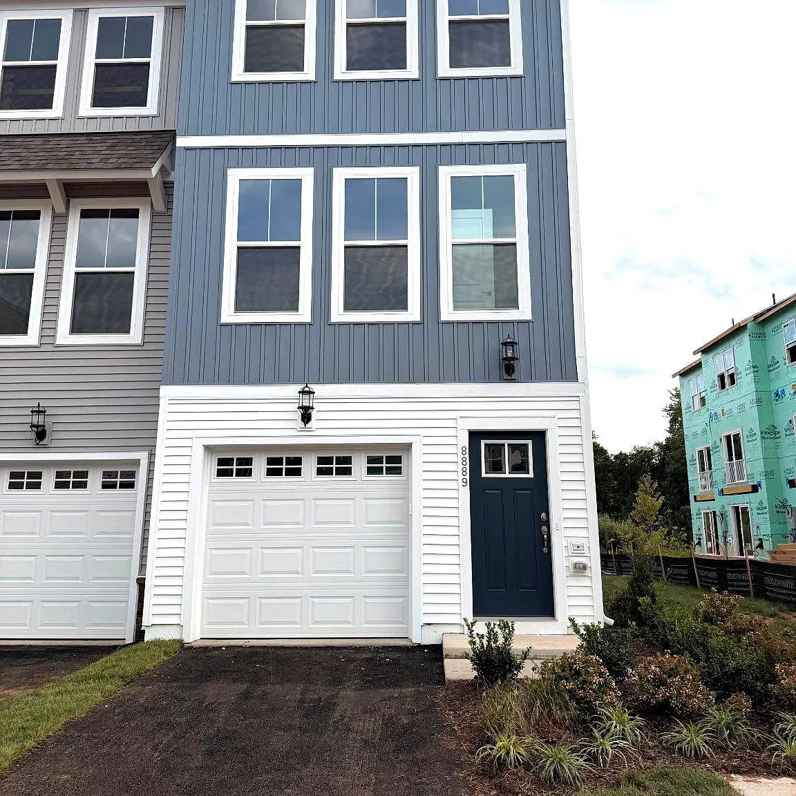 3 bed, 3.5 bath, 1641 sqft, $3,098 — Photo 1