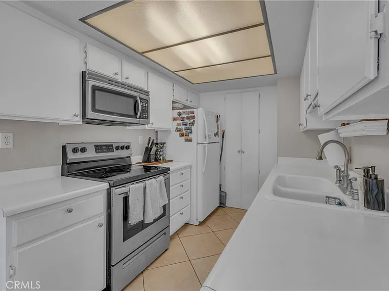 18408 Hatteras St #44 — Photo 11