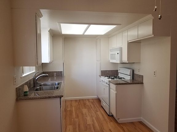 4th image of 131 W Garfield Ave APT F