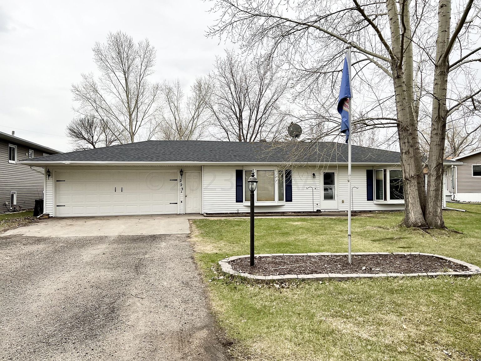 223 3rd St N, Sabin, MN 56580 Zillow