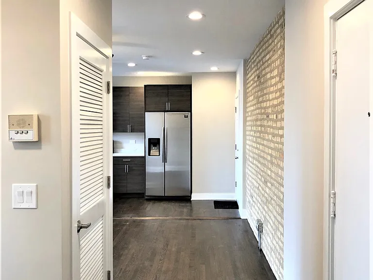 1434 W Farragut Ave #3D — Photo 6