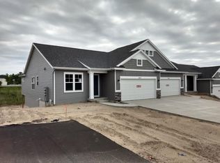 2884 Tributary Dr #3, Rockford, MI 49341