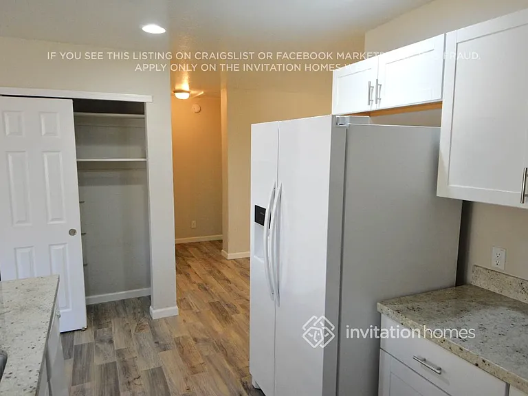 816 E Mountain View Rd — Photo 5