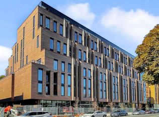 1720 Bayview Ave #206, Toronto, ON M4G 3C4