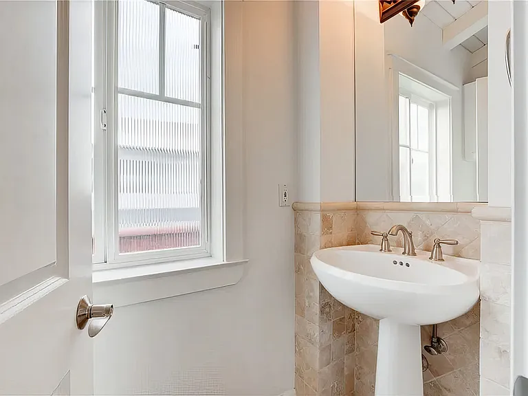 316 Highland Ave — Photo 35