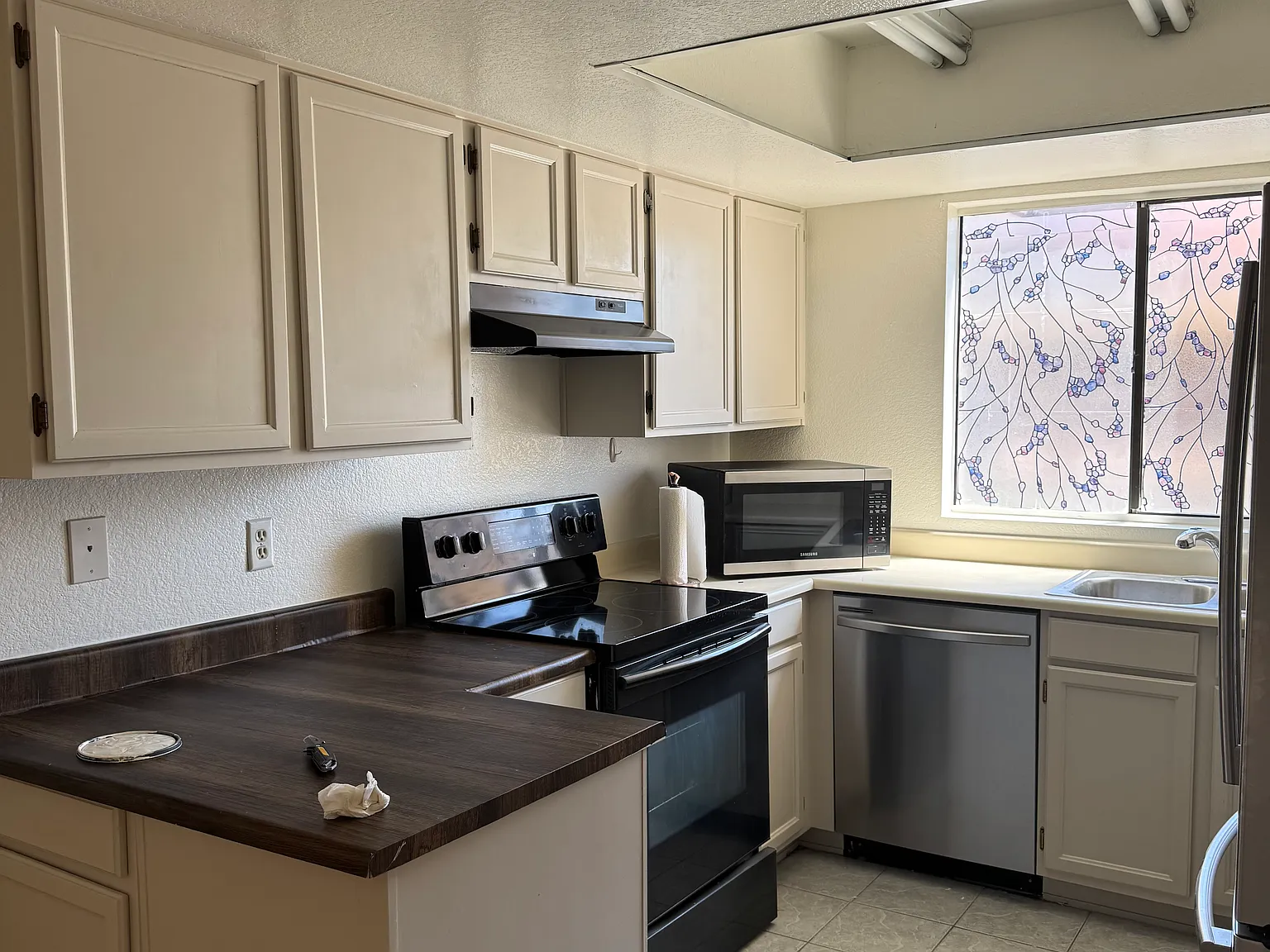 2 bed, 1084 sqft, $1,600 — Photo 2