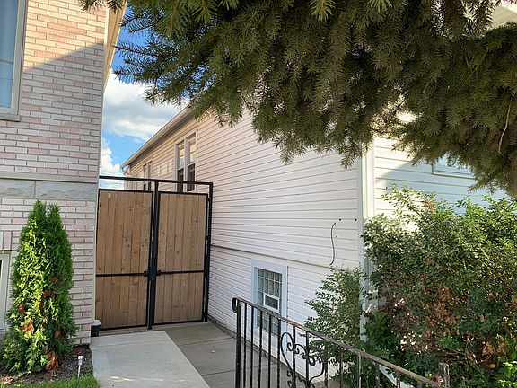 3rd image of 2523 S Hillock Ave